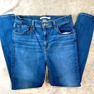 Levi’s 720  HIGH RISE SUPER SKINNY